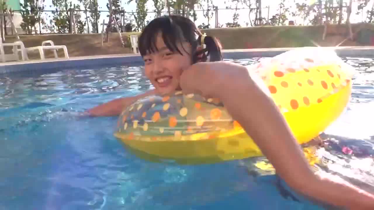 すモモ 岡本桃佳